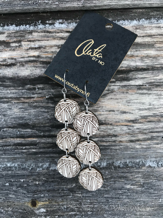 Lankakerä-korvakorut, pitkä roikkuva